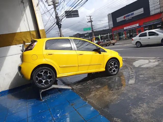 Carro Fiat Punto 2013 Sporting 1.8 16V (Flex)