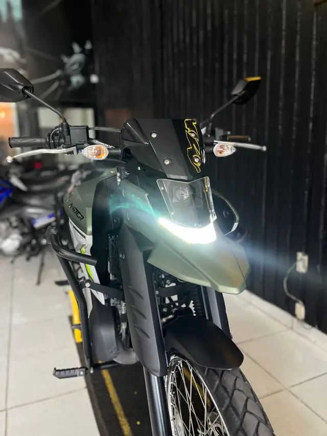 Moto Yamaha XTZ 250 Lander 2025 Connected