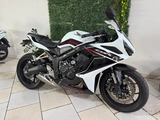 Moto Honda CB 650R 2024 (ABS)