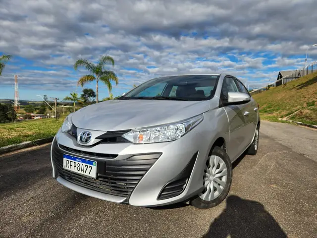 Carro Toyota Yaris Sedan 2021 1.5 XL Live (Flex)