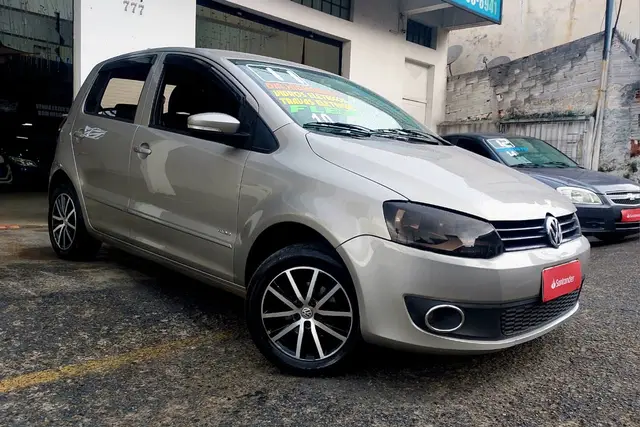 Carro Volkswagen Fox 2011 1.0 8V (Flex) 4p