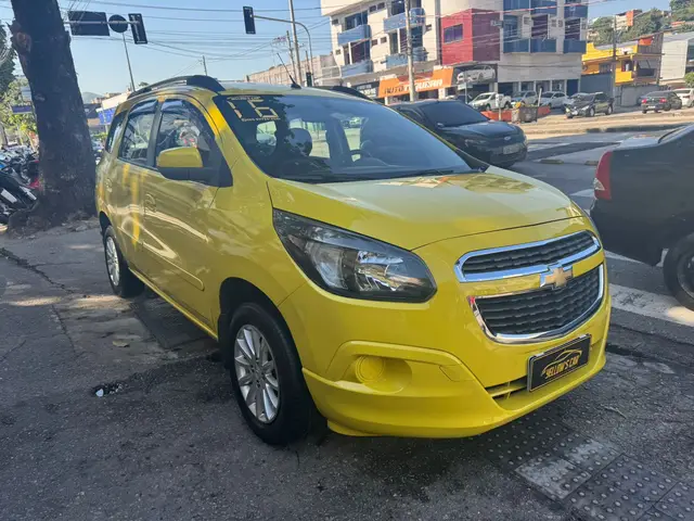 Carro Chevrolet Spin 2016 LT 5S 1.8 (Flex)