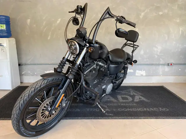 Moto Harley-Davidson Sportster XL 883 2012 Iron