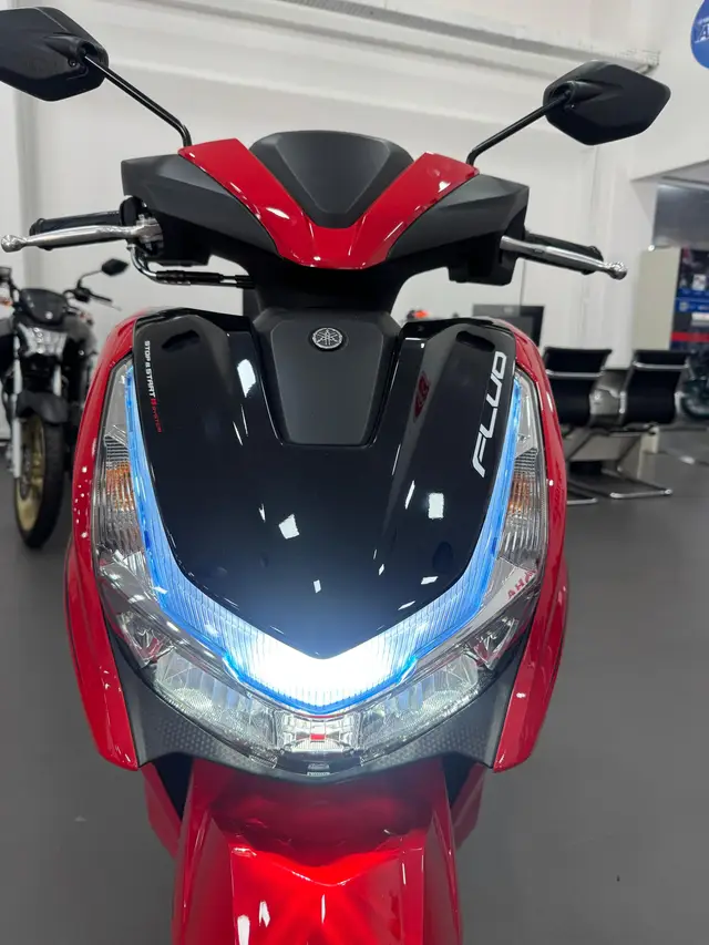 Moto Yamaha Fluo 2026 Hybrid Connected