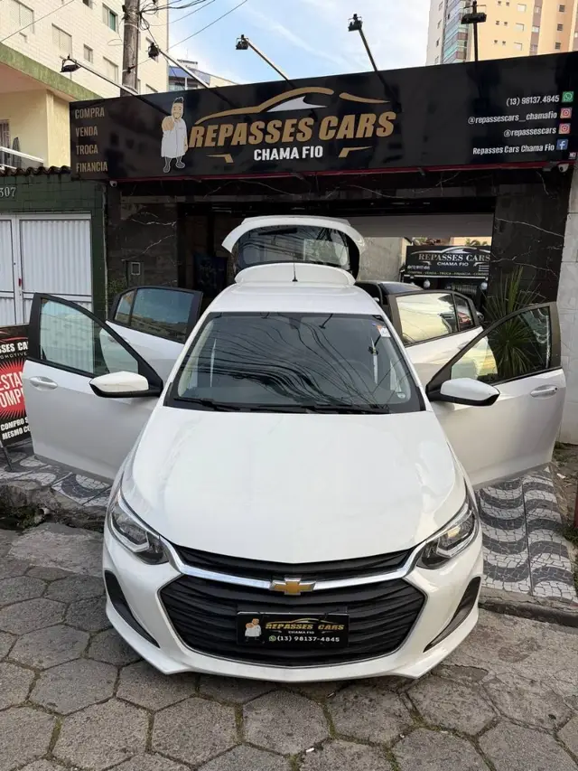 Carro Chevrolet Onix 2023 LT 1.0