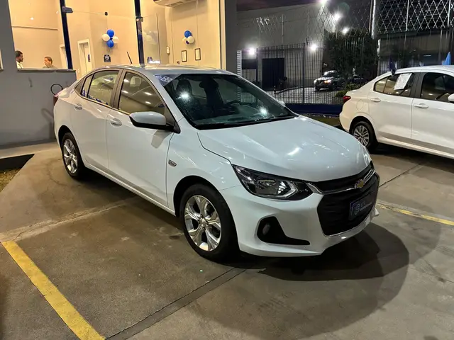 Carro Chevrolet Onix Plus 2023 LTZ 1.0 Turbo (Aut.)