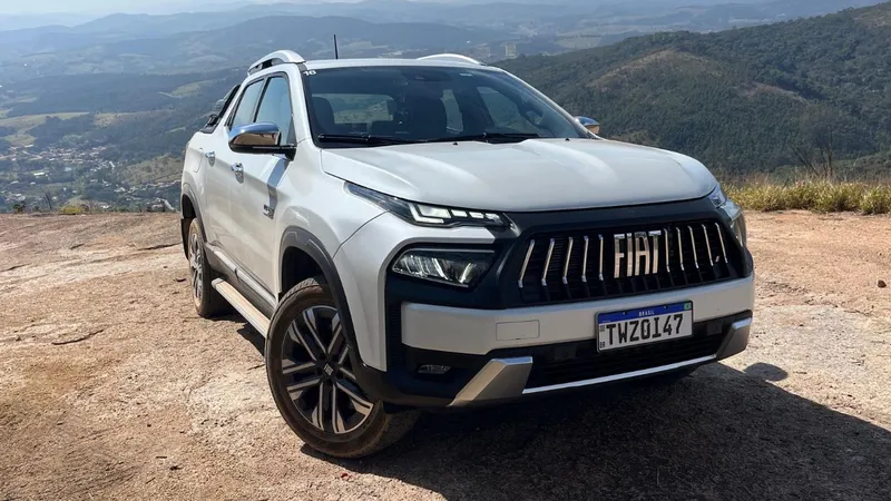 Fiat Toro 2026 aposta no básico bem-feito e jeito de "vilã" para seguir líder