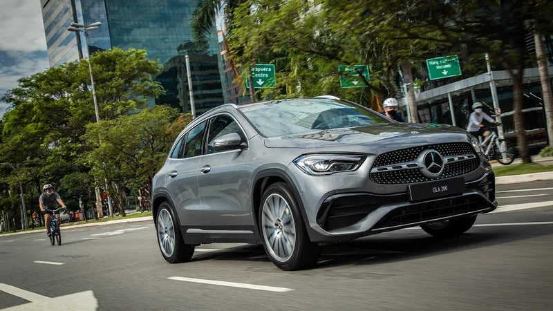Novo Mercedes GLA 200 AMG Line finge que está mais esportivo a R$ 325.900