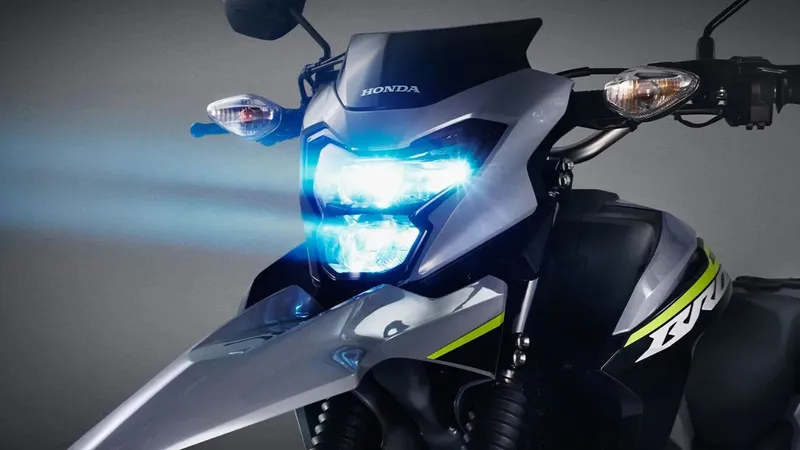 Honda Bros chega à linha 2026 mais robusta e com novas cores