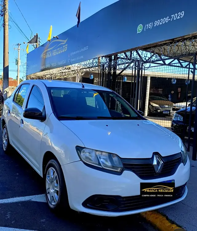 Carro Renault Logan 2015 Authentique 1.0 16V (flex)