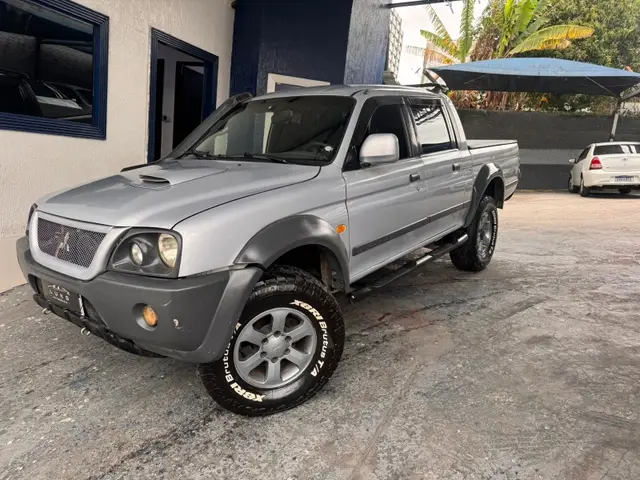 Carro Mitsubishi L200 Triton Outdoor 2011 L 200 Outdoor HPE 4x4 2.5 (cab. dupla)
