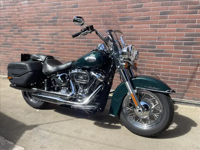 Moto Harley-Davidson Heritage 2024 Classic FLHC/FLHCS