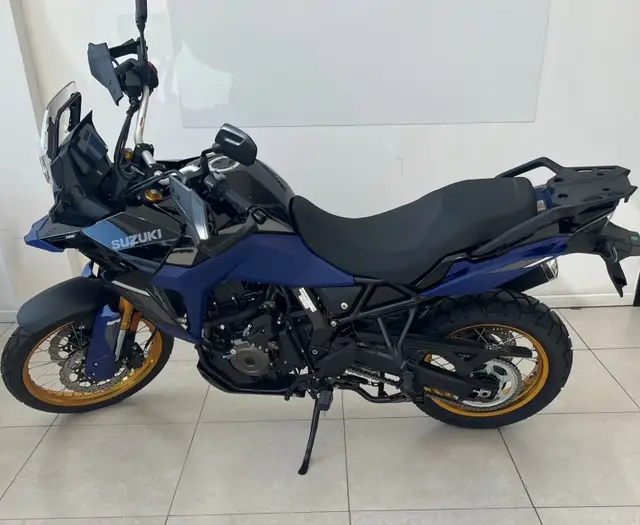Moto Suzuki V-Strom 2025 800DE