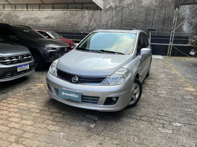 Carro Nissan Tiida 2013 SL 1.8 (flex)