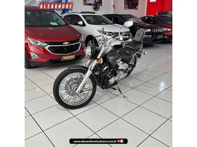 Moto Yamaha XVS 650 2004 Drag Star