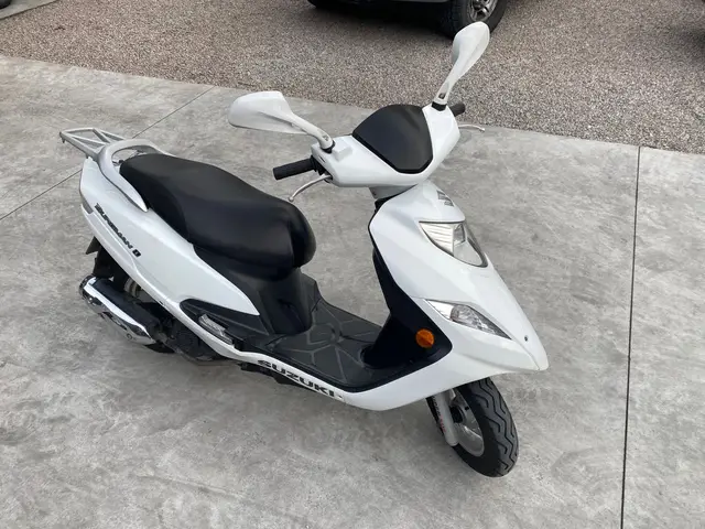 Moto Suzuki Burgman 2014 125i