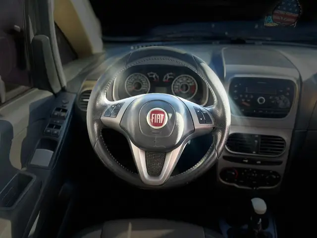 Carro Fiat Idea 2014 Attractive 1.4 8V (Flex)