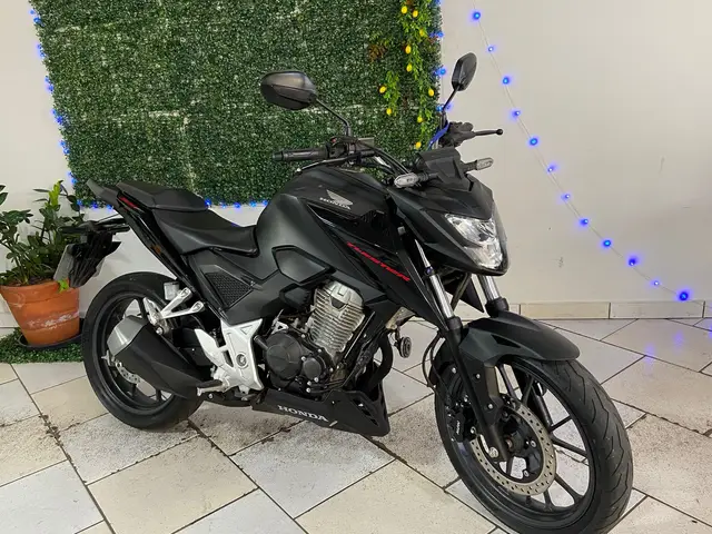 Moto Honda CB 300F Twister 2024 Standard