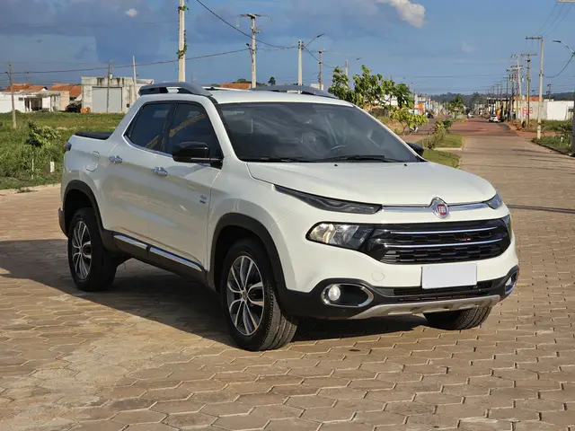 Carro Fiat Toro 2019 Volcano 2.0 diesel AT9 4x4