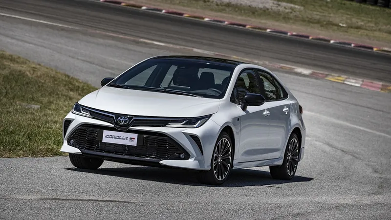 Toyota Corolla GR-S é vendido pelo mesmo valor que a versão híbrida
