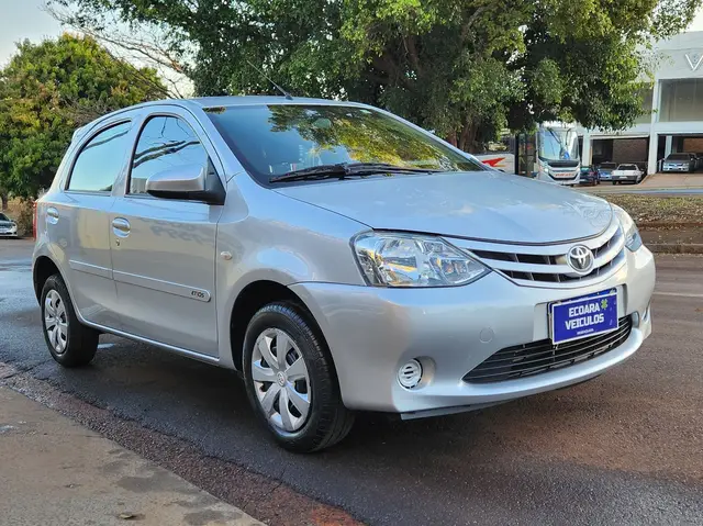 Carro Toyota Etios 2016 X 1.3 (Flex)