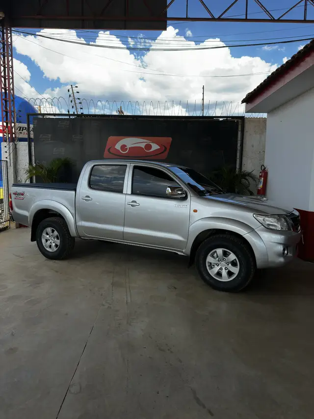 Carro Toyota Hilux Cabine Dupla 2015 Hilux 3.0 TDI 4x4 CD SR