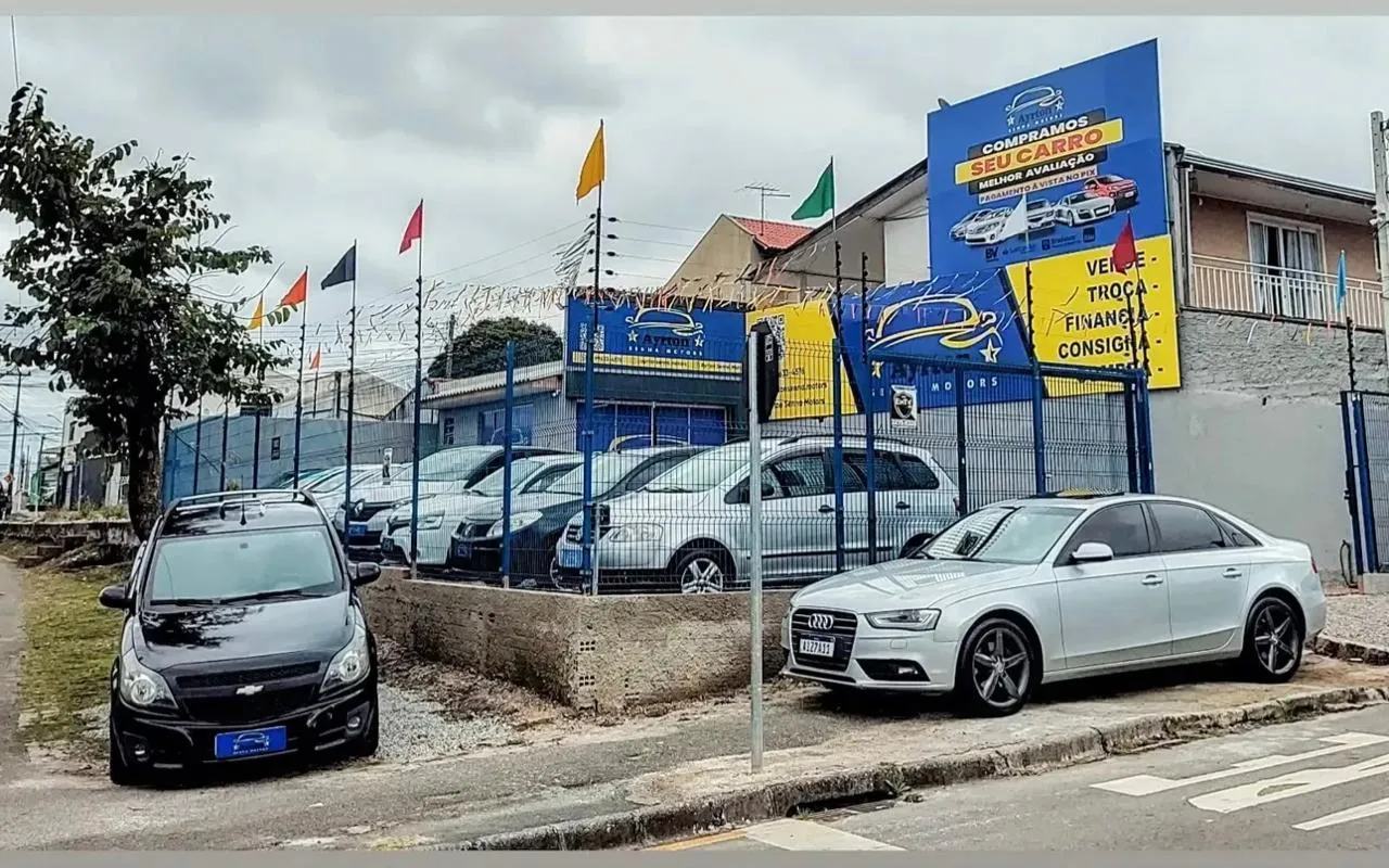 Fachada da loja AYRTON MULTIMARCAS - Curitiba - PR
