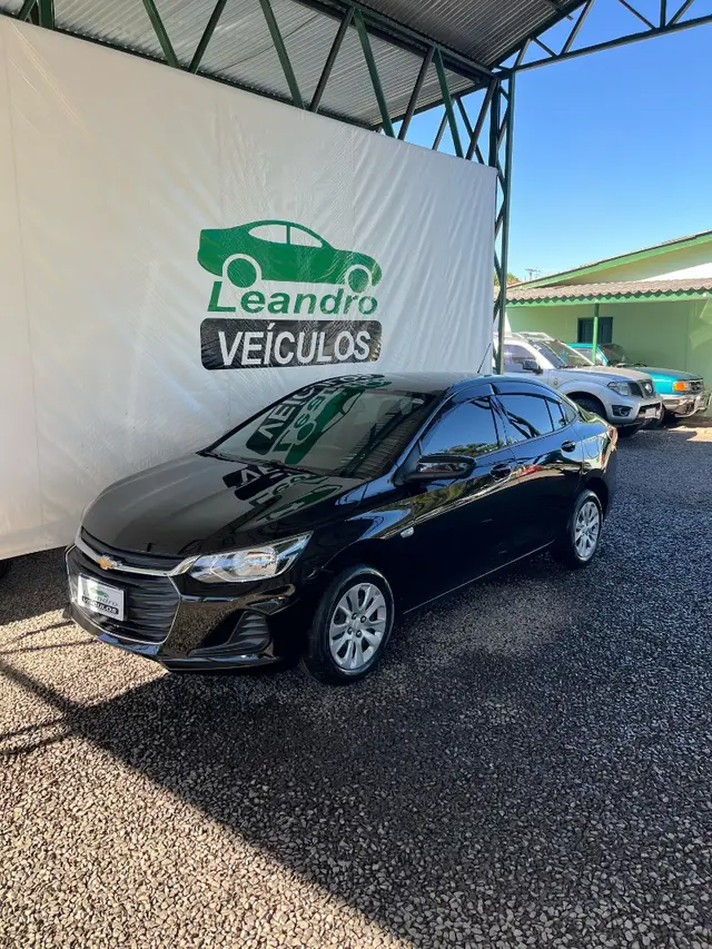 Carro Chevrolet Onix Plus 2023 LT 1.0