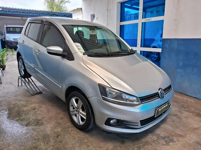 Carro Volkswagen Fox 2016 1.0 TEC Comfortline (Flex)