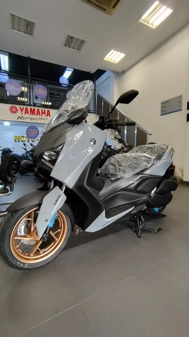 Moto Yamaha XMax 2026 300 Connected