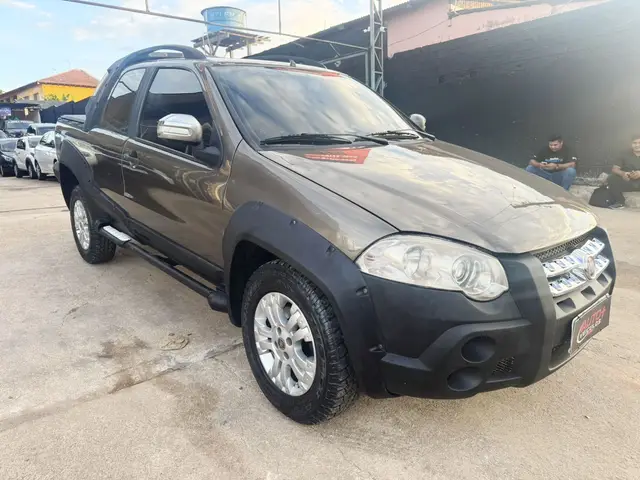 Carro Fiat Strada 2011 Adventure 1.8 16V (Flex) (Cabine Dupla)