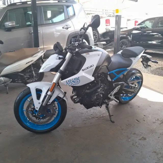 Moto Suzuki GSX-8S 2025 776 cc