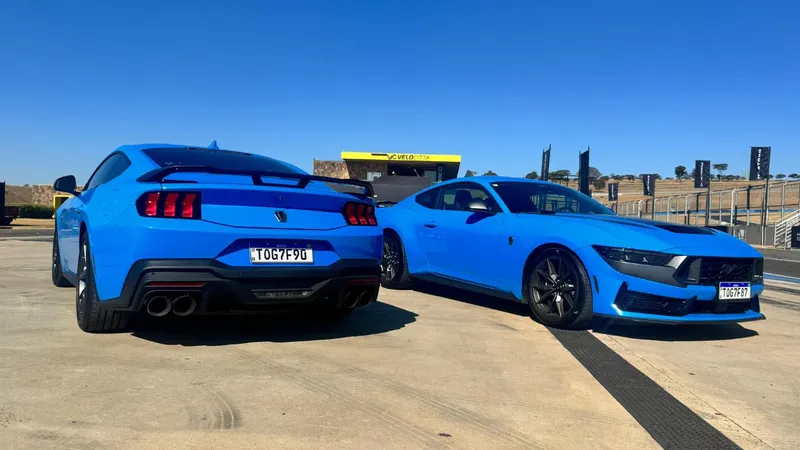 Ford Mustang Dark Horse se compara a BMW M3 e cobra R$ 100 mil por 0,7 segundo