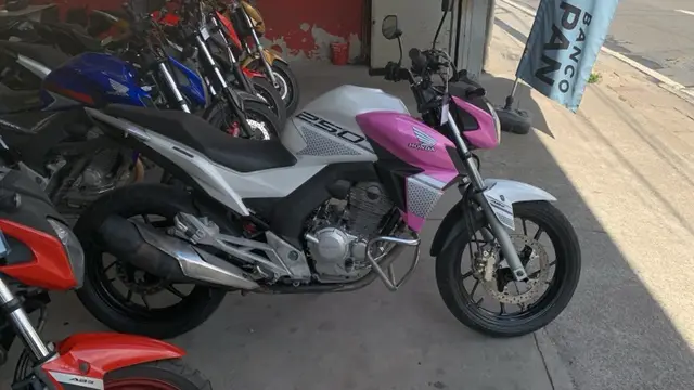 Moto Honda CB 250F Twister 2022 (CBS)