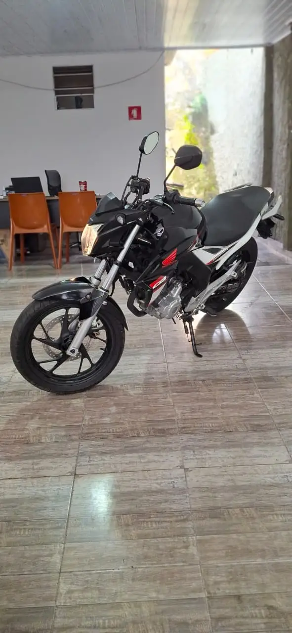 Moto Honda CB 250F Twister 2017 Standard