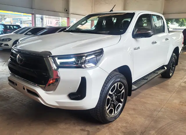 Carro Toyota Hilux Cabine Dupla 2025 SRX 4x4 2.8 Diesel