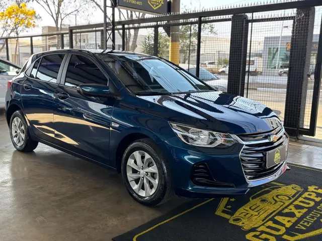 Carro Chevrolet Onix 2023 LT 1.0