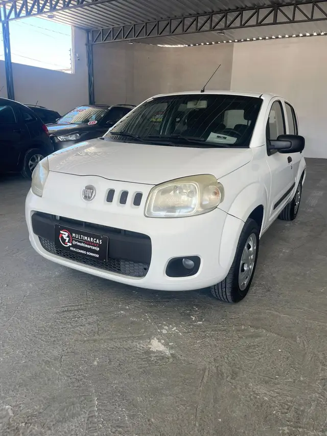Carro Fiat Uno 2013 Vivace Italia 1.0 8V (Flex) 4p