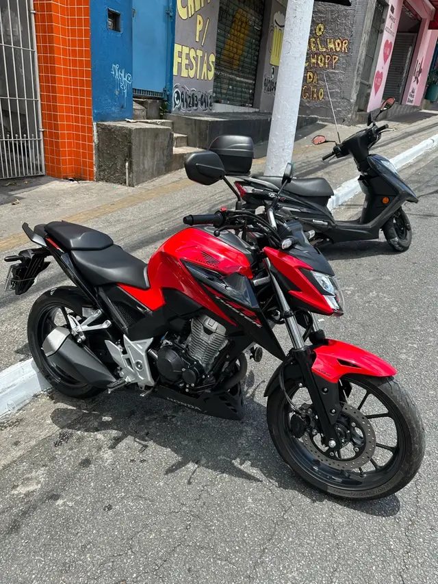 Moto Honda CB 300F Twister 2024 (CBS)