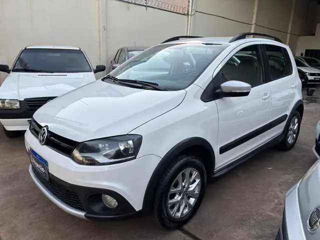 Carro Volkswagen CrossFox 2014 1.6 Mi Total Flex