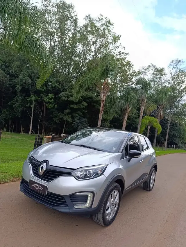 Carro Renault Captur 2018 Life 1.6 CVT (Flex) (PCD)