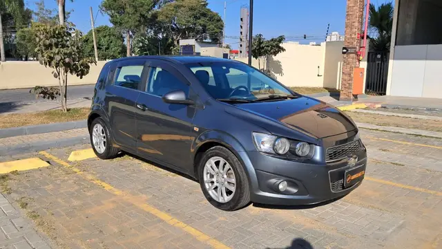 Carro Chevrolet Sonic 2013 Hatch LTZ 1.6 (Aut)