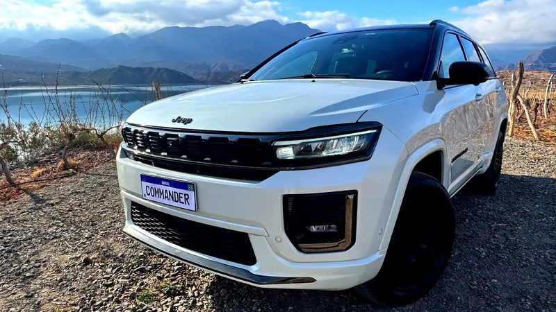 Jeep Commander 2026 ganha novo visual e fica até R$ 19 mil mais barato