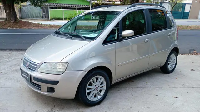 Carro Fiat Idea 2010 ELX 1.8 mpi Flex 8V 5p