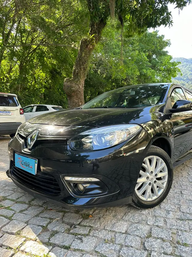 Carro Renault Fluence 2017 Sed. Dyn. Plus 2.0 16V FLEX (Aut.)