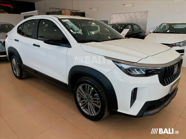 Carro Fiat Fastback 2026 Turbo 200