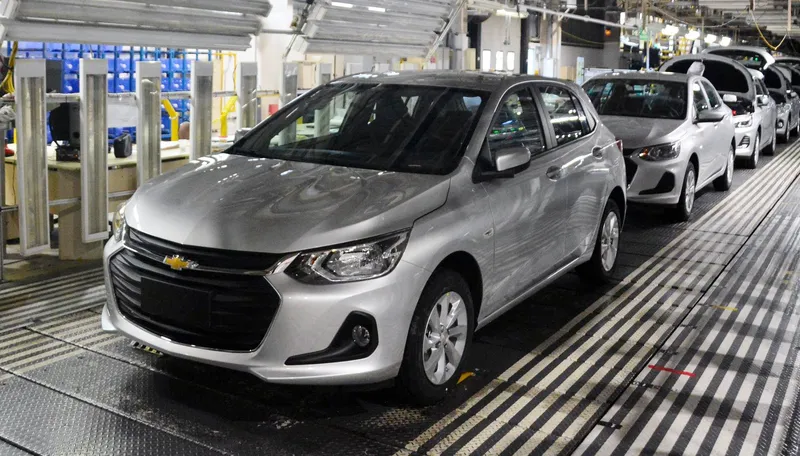 Chevrolet Onix está com produção paralisada por falta de peças