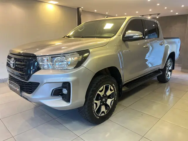 Carro Toyota Hilux Cabine Dupla 2017 Hilux 2.8 TDI STD CD 4x4