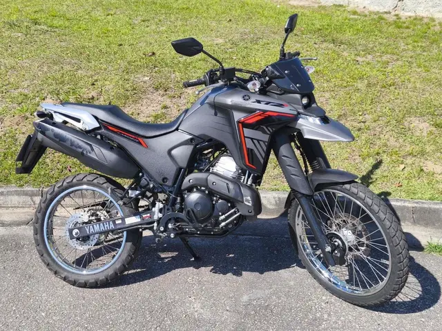 Moto Yamaha XTZ 250 Lander 2025 Connected
