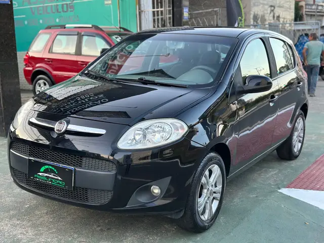 Carro Fiat Palio 2013 Attractive 1.4 8V (Flex)